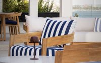 How To Arrange A Garden Sofa Set For Conversation