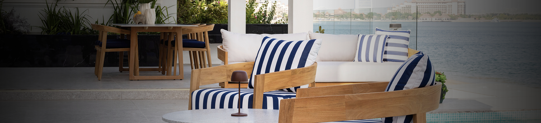 How To Arrange A Garden Sofa Set For Conversation